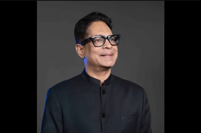 High Tech, Higher Touch